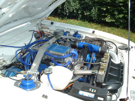 Подкапотное пространство Ford Capri Aston Martin Tickford 2.8i Turbo