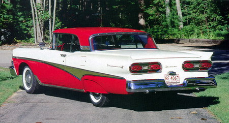 Ford Fairlane 500 Skyliner '1958 вид сзади