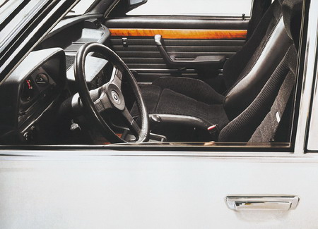 E12_M535i_interior
